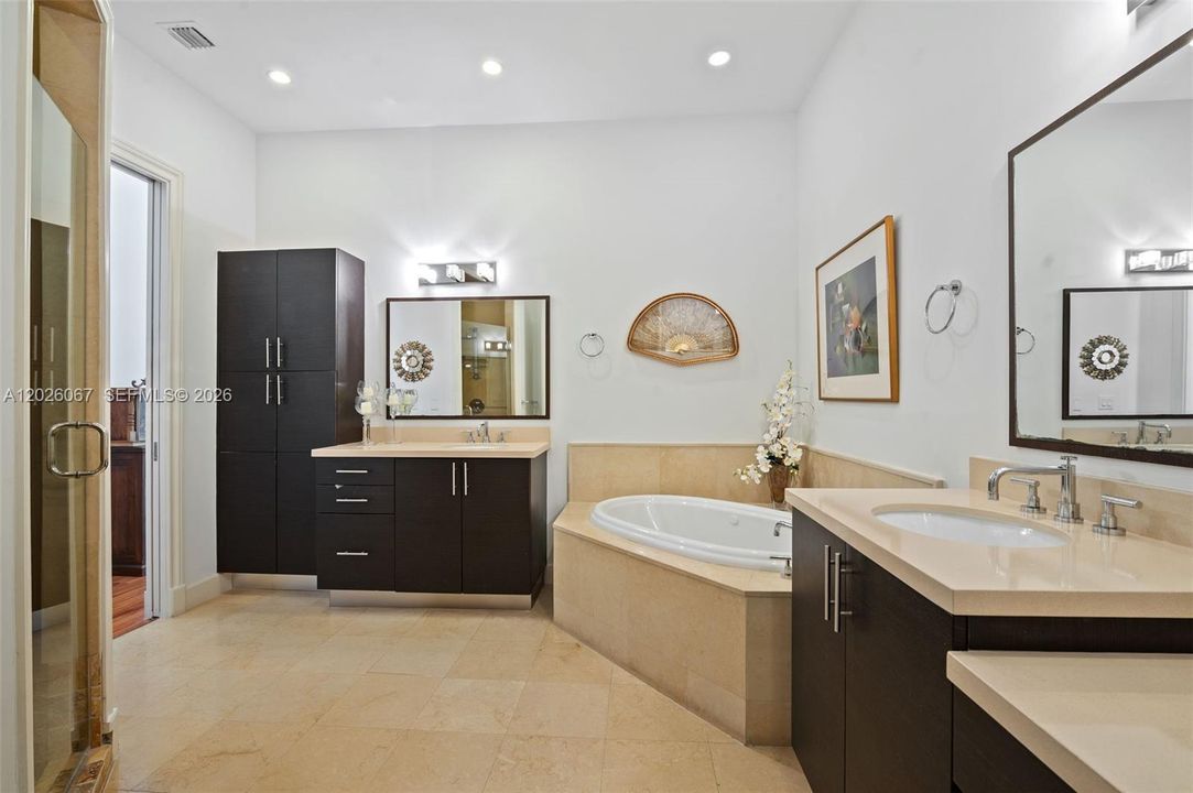 For Sale: $2,230,000 (3 beds, 3 baths, 2678 Square Feet)