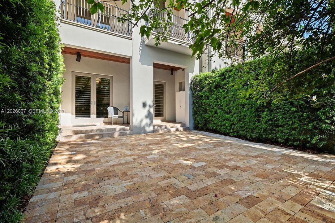 For Sale: $2,230,000 (3 beds, 3 baths, 2678 Square Feet)
