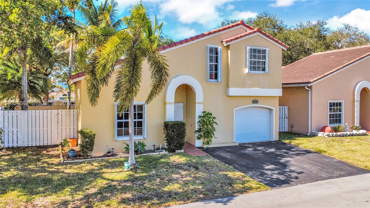 For Sale: $520,000 (3 beds, 2 baths, 1423 Square Feet)