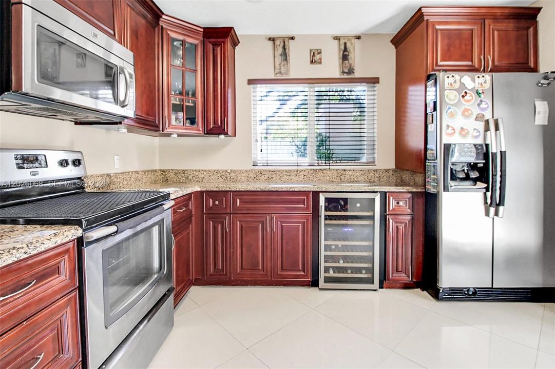 For Sale: $520,000 (3 beds, 2 baths, 1423 Square Feet)