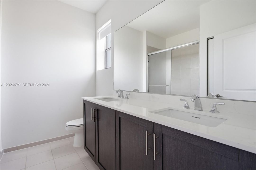 En Venta: $415,000 (3 camas, 2 baños, 1374 Pies cuadrados)