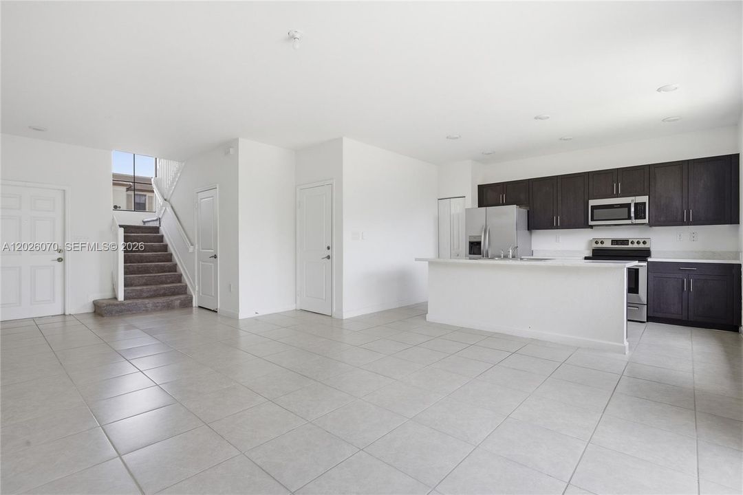 En Venta: $415,000 (3 camas, 2 baños, 1374 Pies cuadrados)