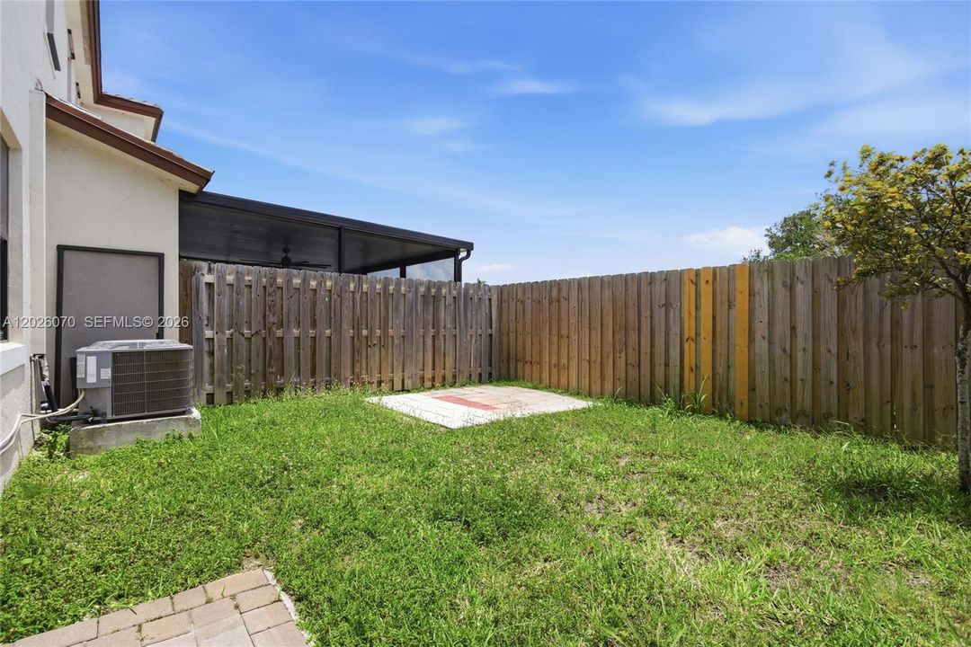 En Venta: $415,000 (3 camas, 2 baños, 1374 Pies cuadrados)