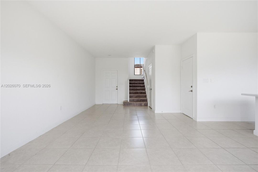 En Venta: $415,000 (3 camas, 2 baños, 1374 Pies cuadrados)