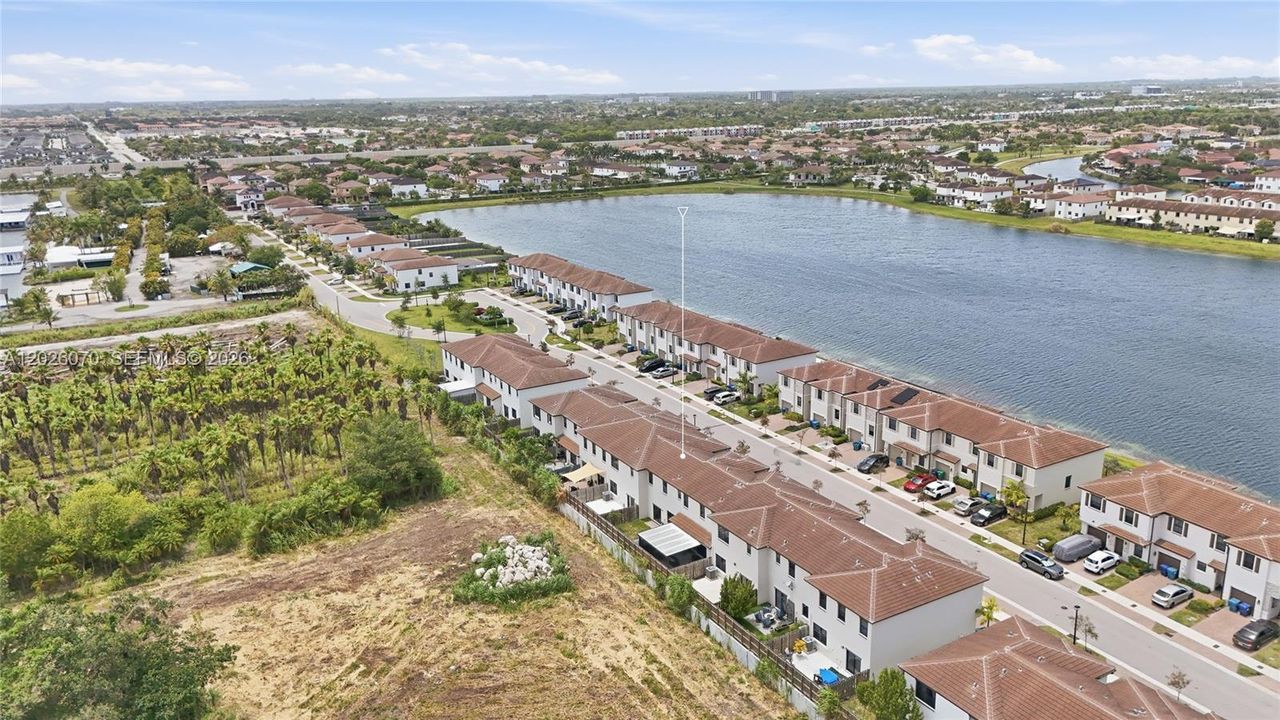 En Venta: $415,000 (3 camas, 2 baños, 1374 Pies cuadrados)