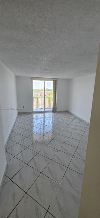 For Rent: $2,950 (2 beds, 2 baths, 1040 Square Feet)