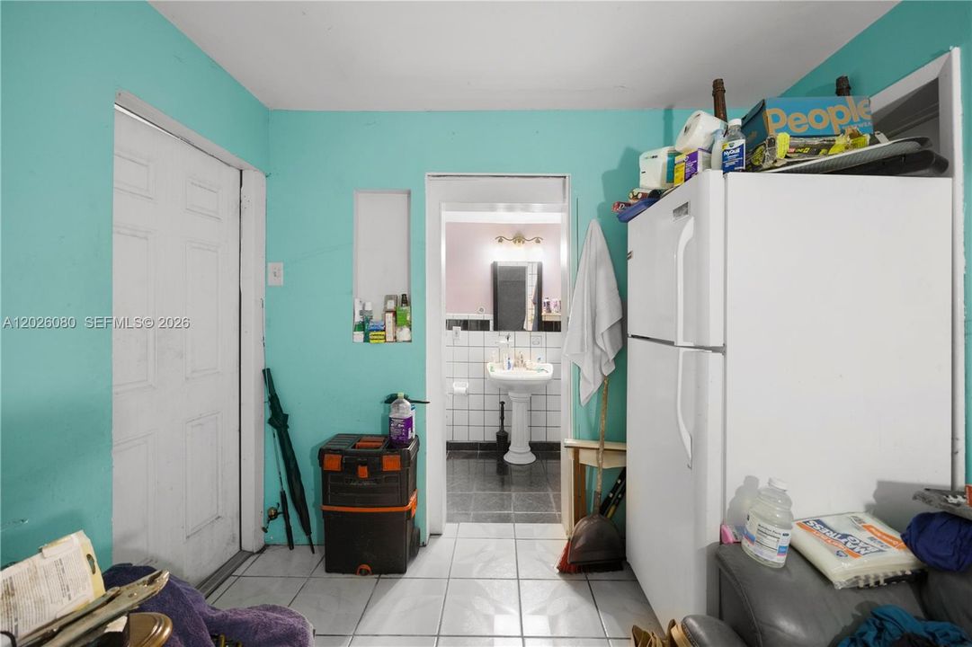 Activo con contrato: $399,999 (4 camas, 3 baños, 1000 Pies cuadrados)