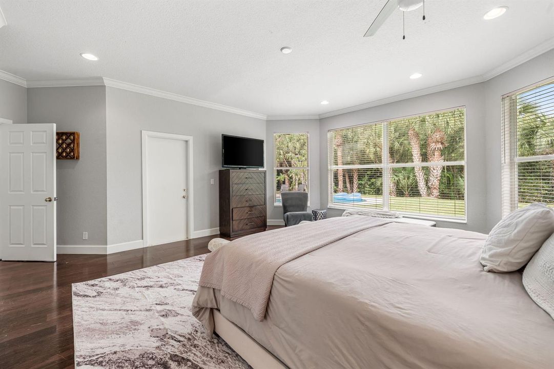 Primary with access to patio/pool