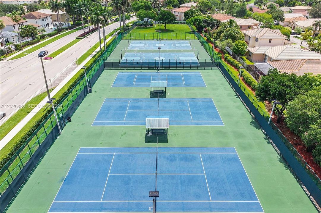 En Venta: $460,000 (2 camas, 2 baños, 1313 Pies cuadrados)
