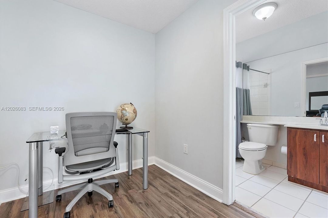 En Venta: $460,000 (2 camas, 2 baños, 1313 Pies cuadrados)