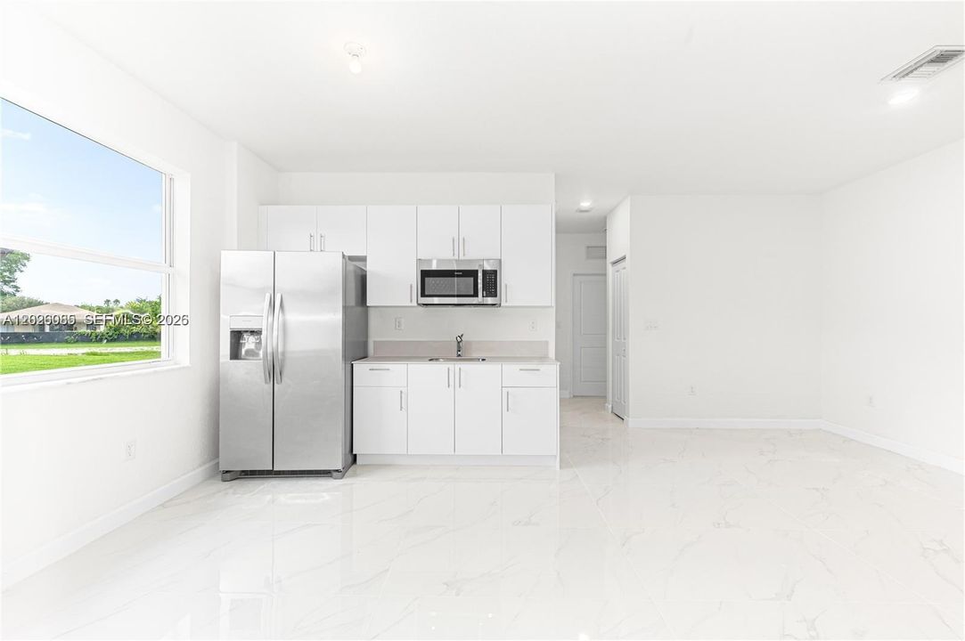 For Rent: $2,200 (2 beds, 1 baths, 3150 Square Feet)