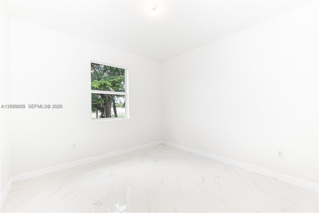 For Rent: $2,200 (2 beds, 1 baths, 3150 Square Feet)