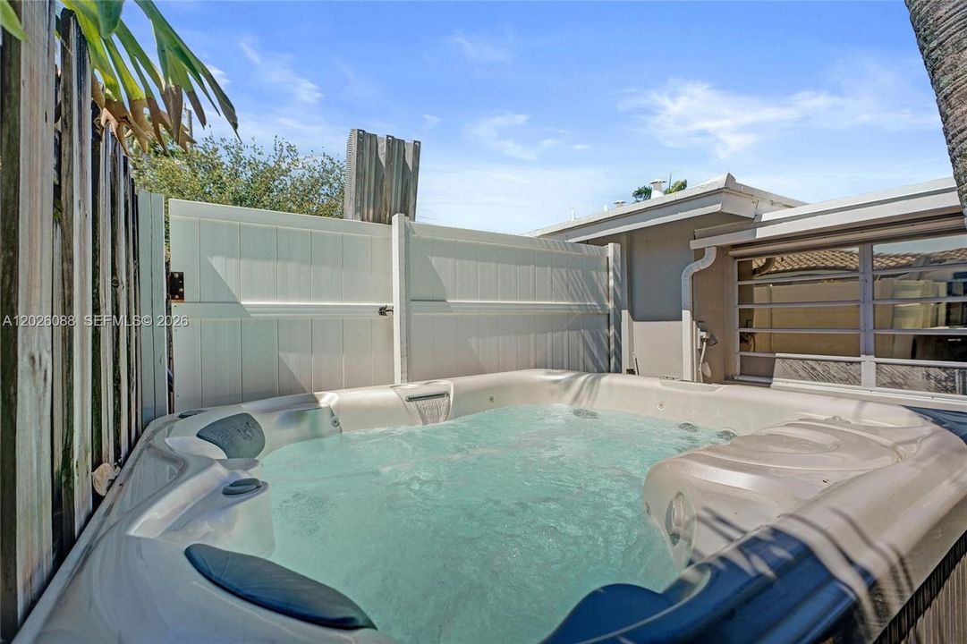 For Rent: $6,999 (3 beds, 2 baths, 1481 Square Feet)