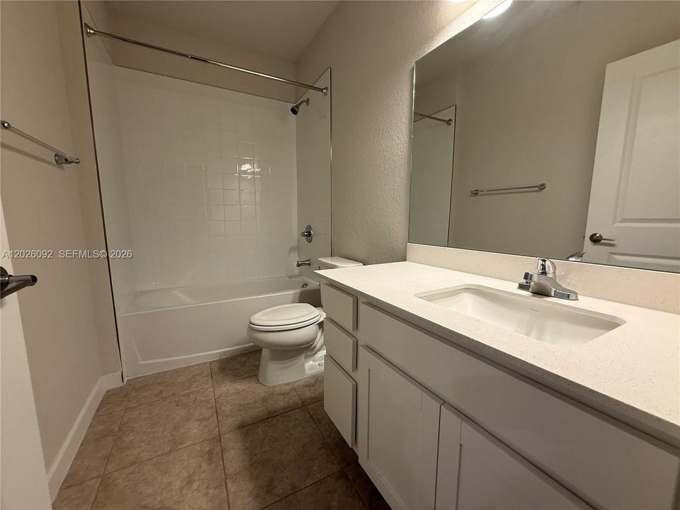 For Rent: $2,300 (3 beds, 3 baths, 1425 Square Feet)