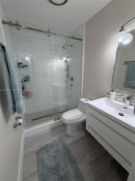 For Sale: $385,000 (2 beds, 2 baths, 1010 Square Feet)