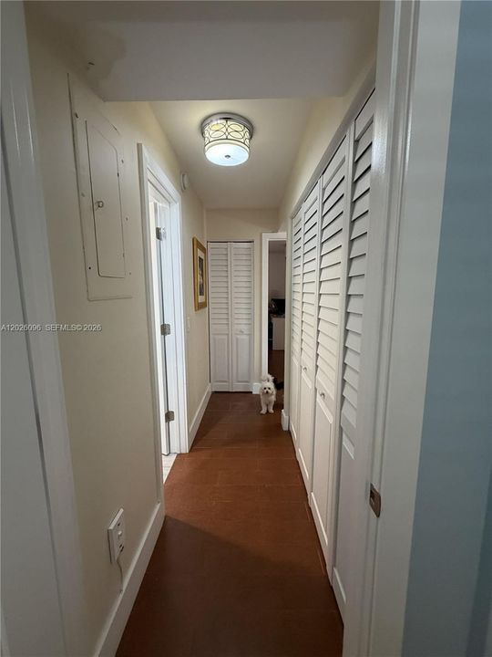 For Sale: $385,000 (2 beds, 2 baths, 1010 Square Feet)
