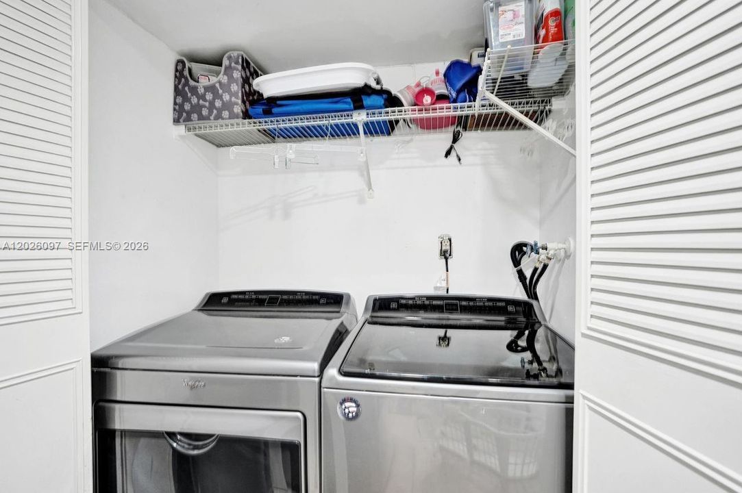 Activo con contrato: $3,200 (3 camas, 2 baños, 1560 Pies cuadrados)