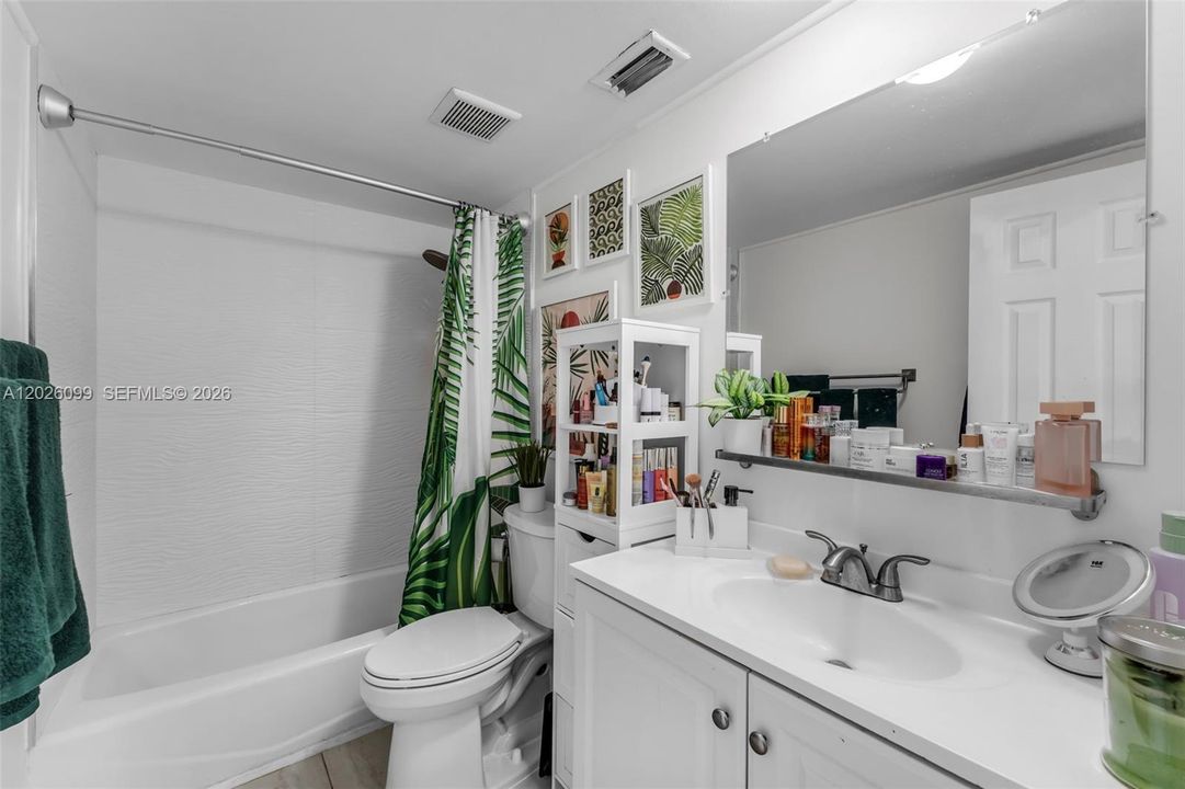 For Sale: $424,000 (3 beds, 2 baths, 1200 Square Feet)