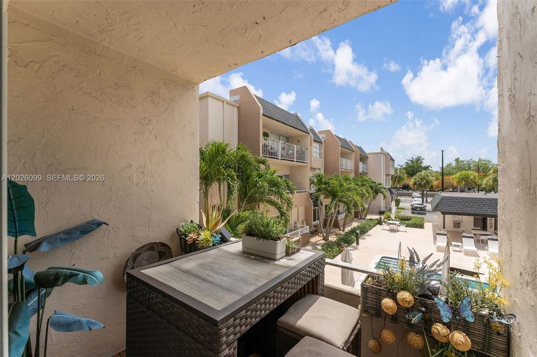 For Sale: $424,000 (3 beds, 2 baths, 1200 Square Feet)