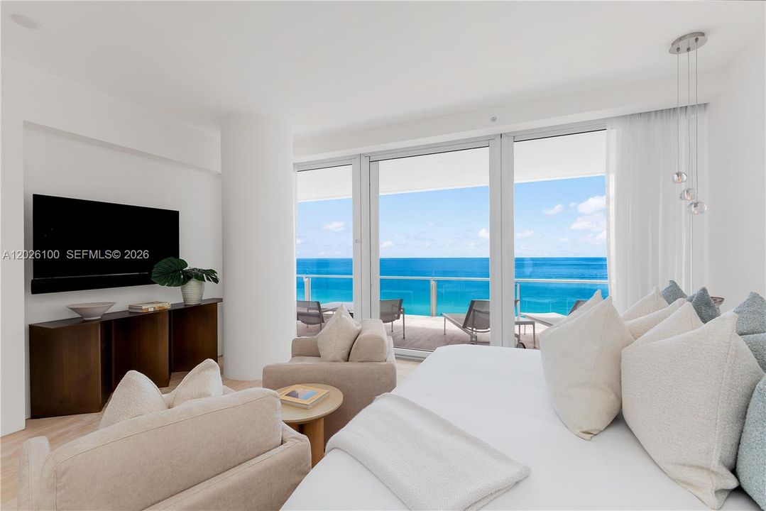 For Sale: $31,500,000 (4 beds, 5 baths, 4640 Square Feet)