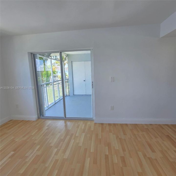 В аренду: $1,875 (1 спален, 1 ванн, 813 Квадратных фут)