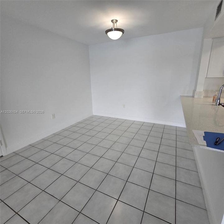 В аренду: $1,875 (1 спален, 1 ванн, 813 Квадратных фут)