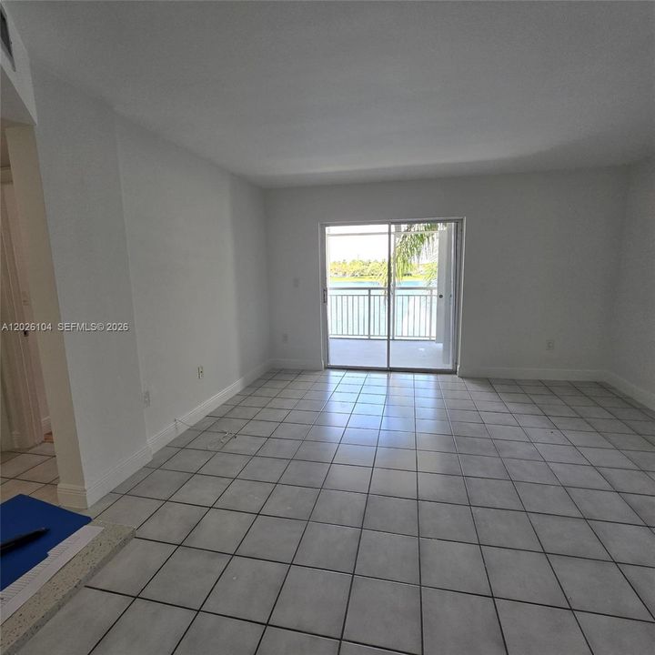 В аренду: $1,875 (1 спален, 1 ванн, 813 Квадратных фут)