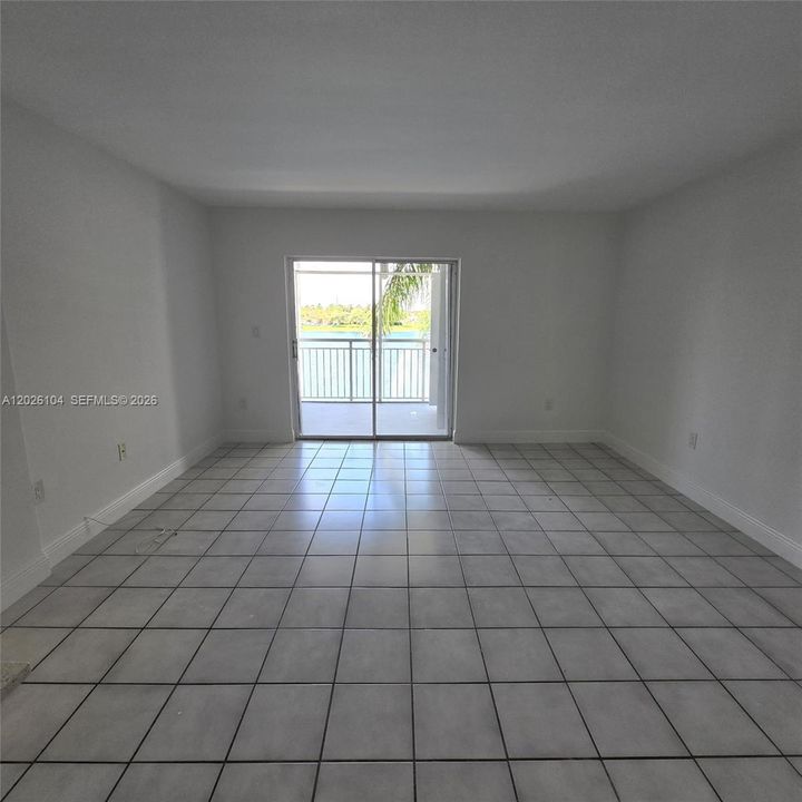 В аренду: $1,875 (1 спален, 1 ванн, 813 Квадратных фут)