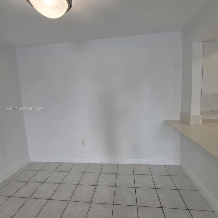 В аренду: $1,875 (1 спален, 1 ванн, 813 Квадратных фут)