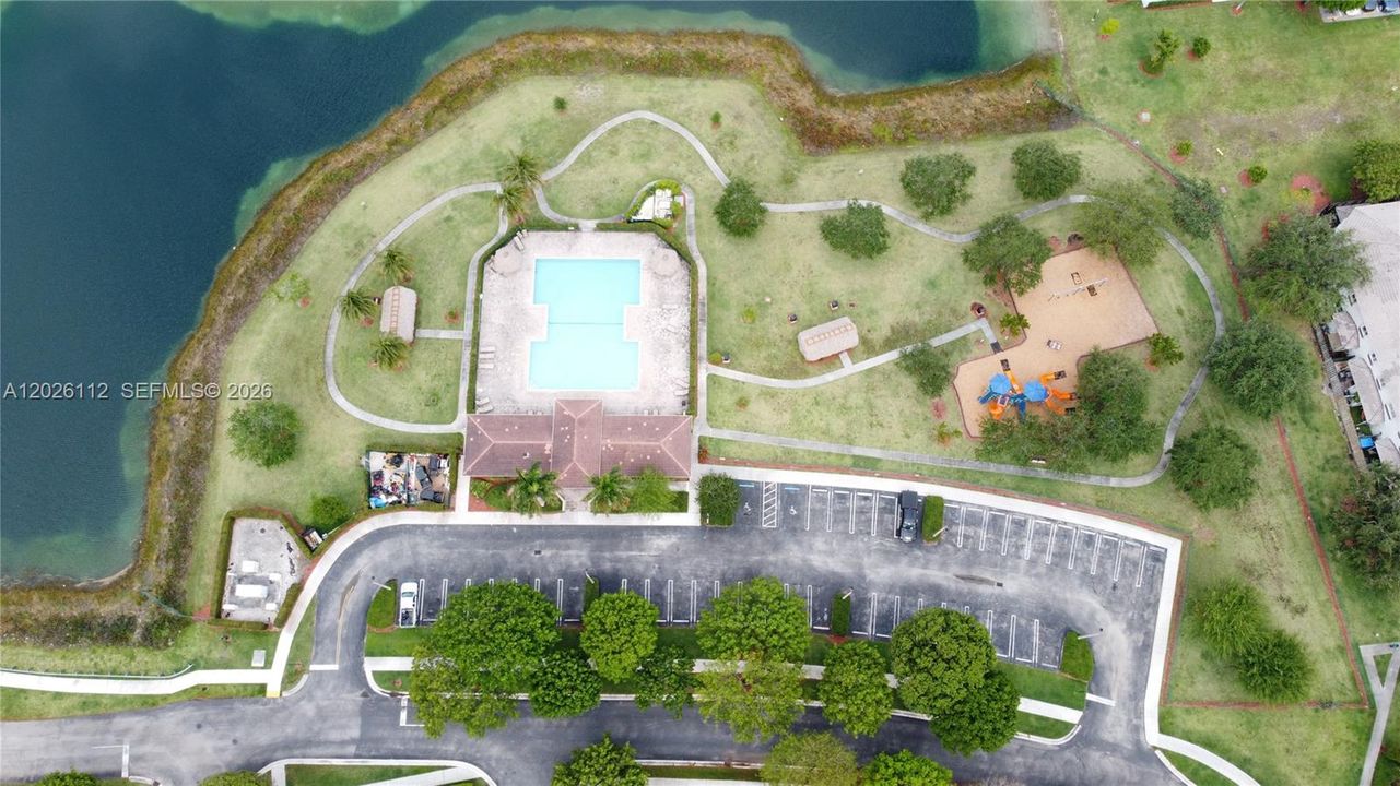 En Venta: $180,000 (2 camas, 2 baños, 1040 Pies cuadrados)