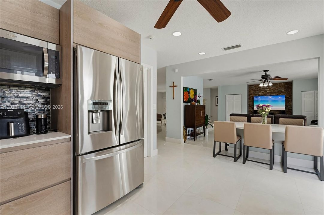 For Sale: $1,490,000 (4 beds, 2 baths, 2385 Square Feet)