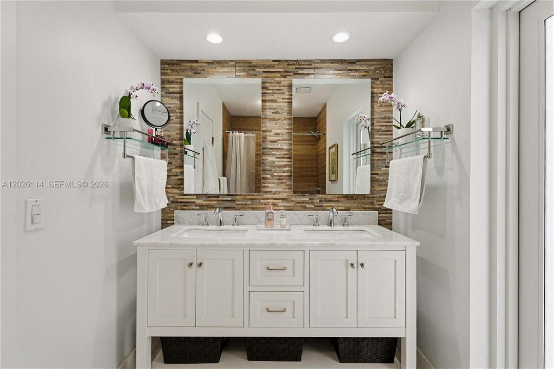 For Sale: $1,490,000 (4 beds, 2 baths, 2385 Square Feet)