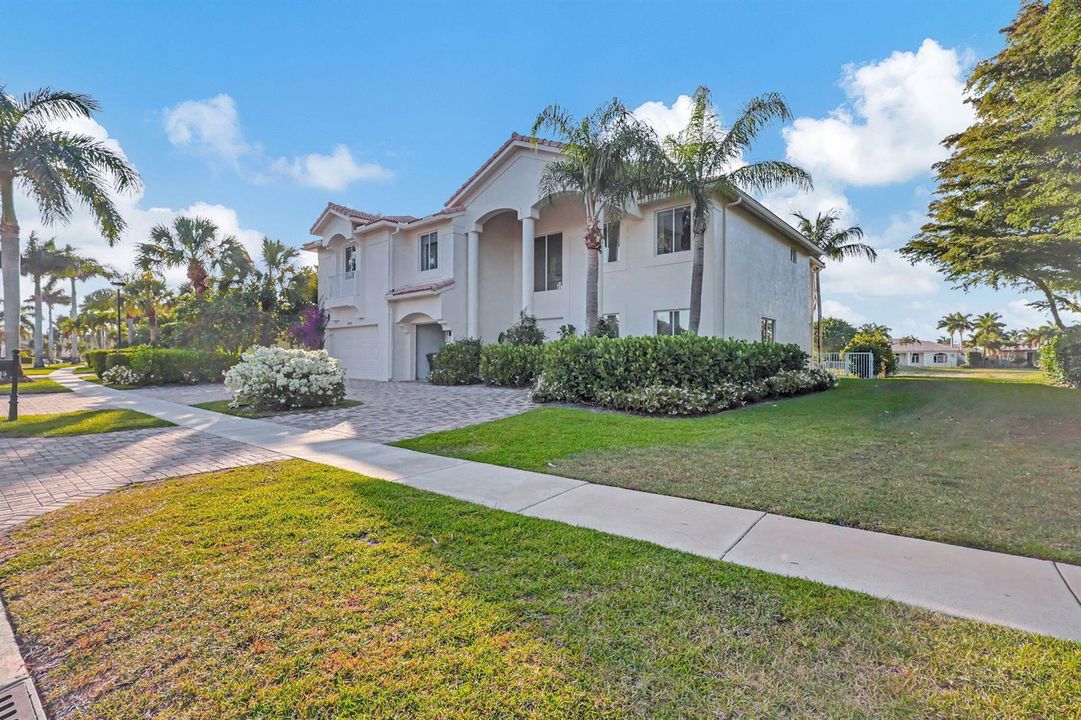 1-web-or-mls-11615Paradise_371