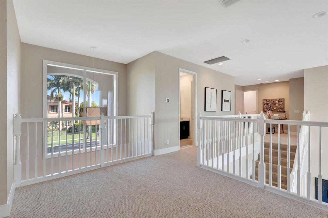 42-web-or-mls-11615Paradise_201