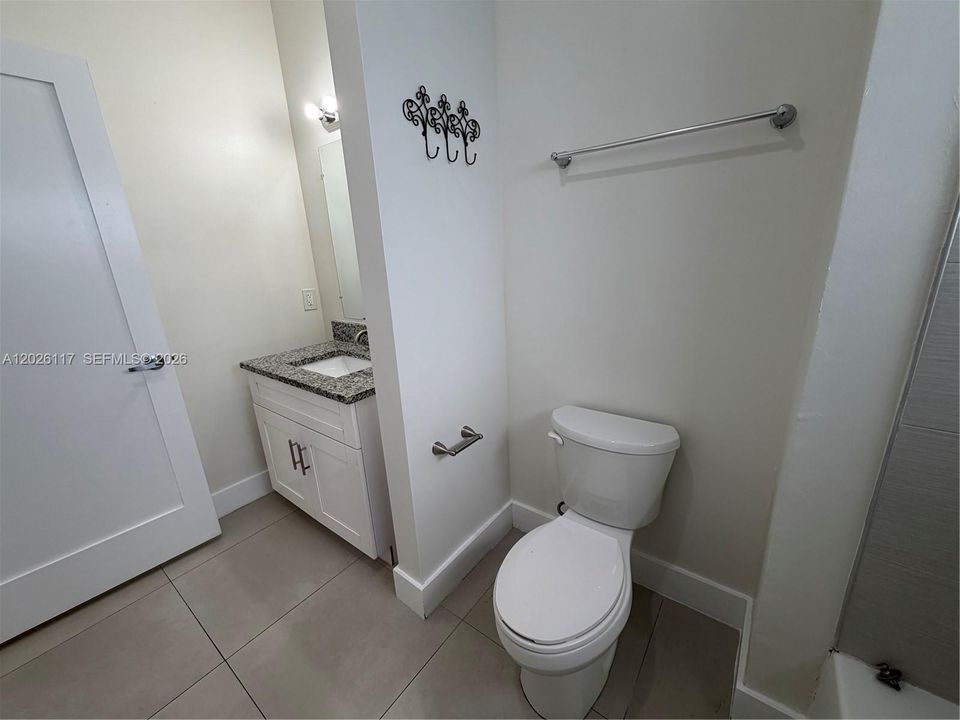 For Rent: $2,400 (2 beds, 2 baths, 14520 Square Feet)