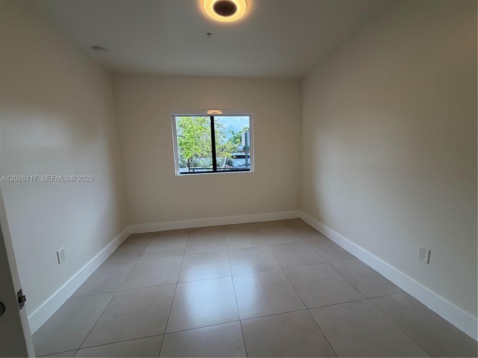 For Rent: $2,400 (2 beds, 2 baths, 14520 Square Feet)
