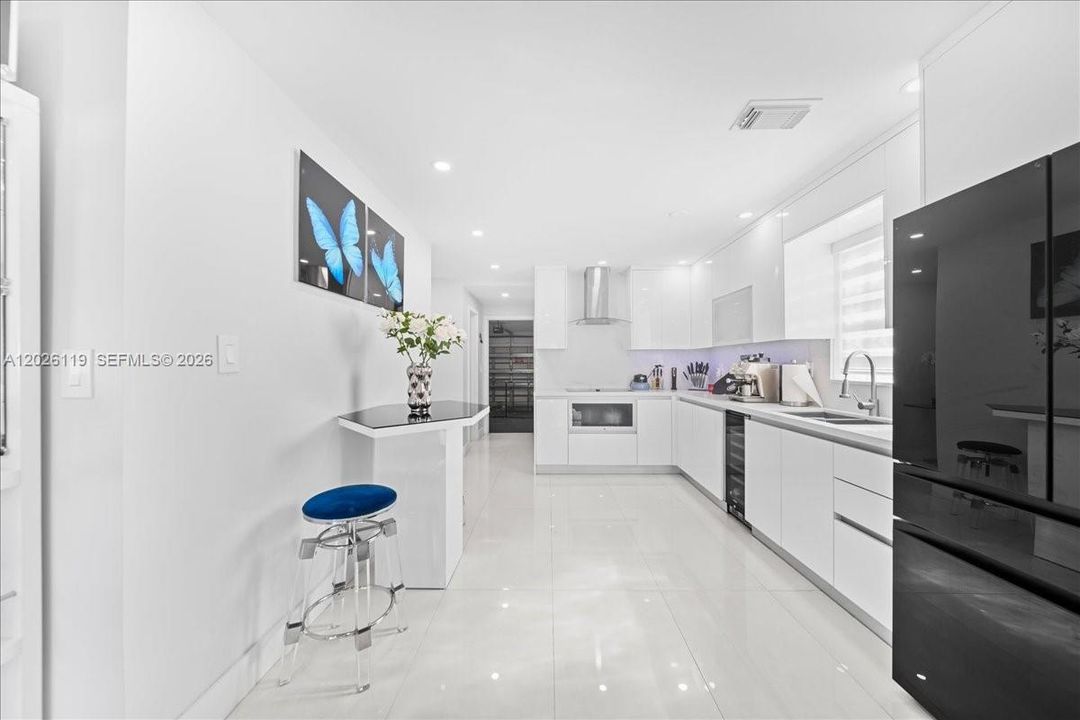 В аренду: $4,800 (4 спален, 3 ванн, 2473 Квадратных фут)