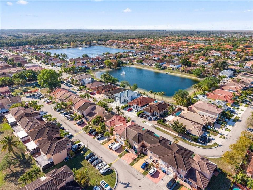 В аренду: $4,800 (4 спален, 3 ванн, 2473 Квадратных фут)