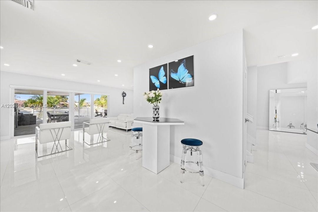 В аренду: $4,800 (4 спален, 3 ванн, 2473 Квадратных фут)