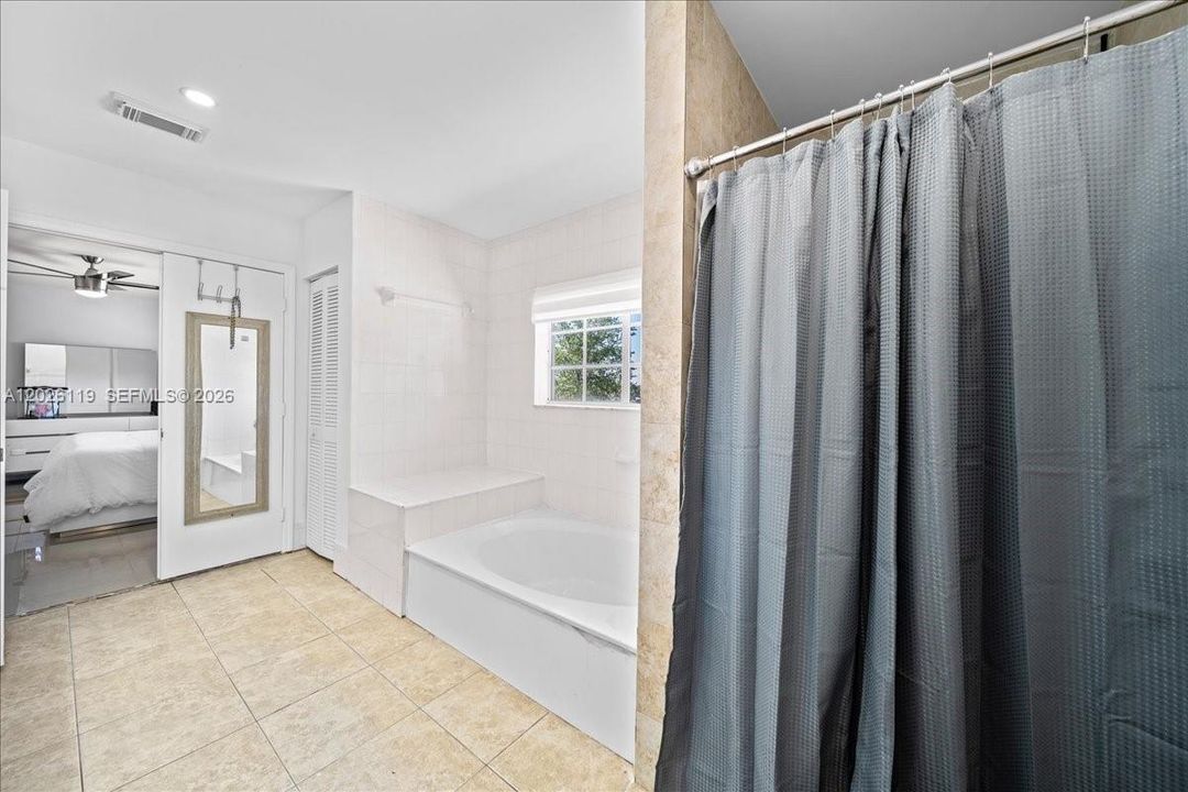 В аренду: $4,800 (4 спален, 3 ванн, 2473 Квадратных фут)