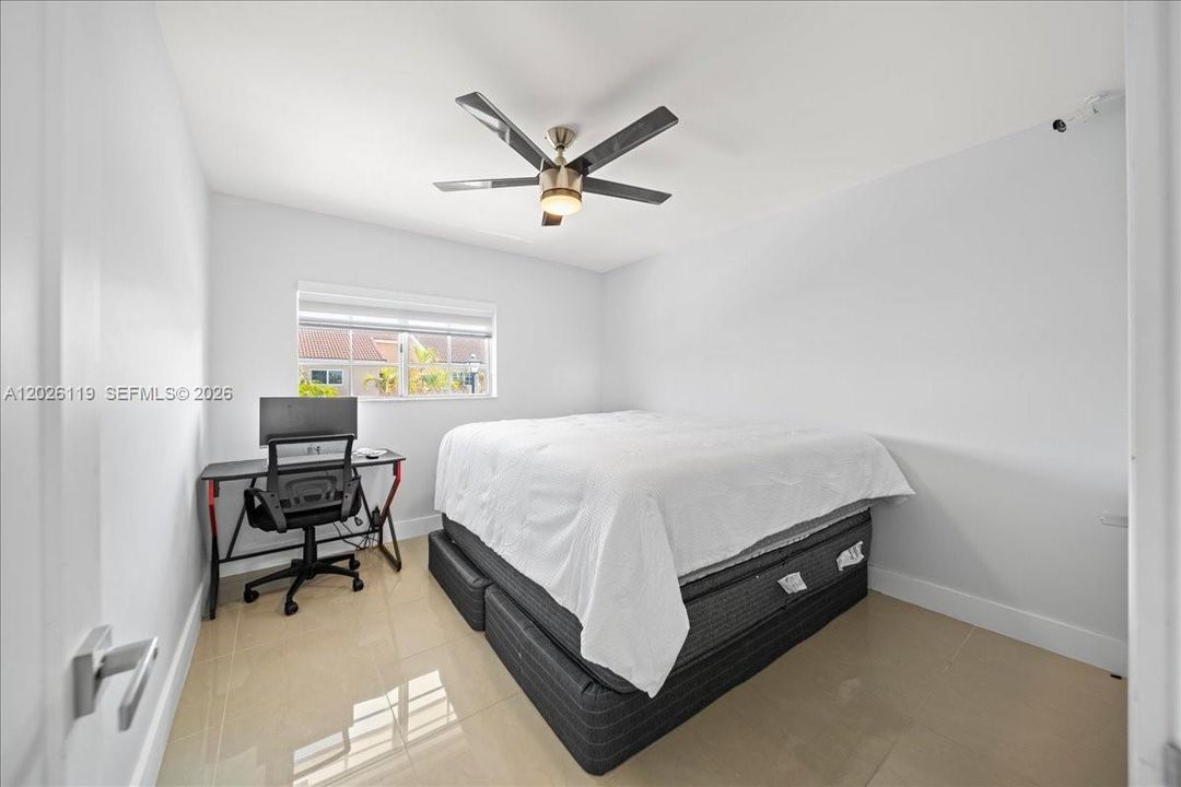 В аренду: $4,800 (4 спален, 3 ванн, 2473 Квадратных фут)