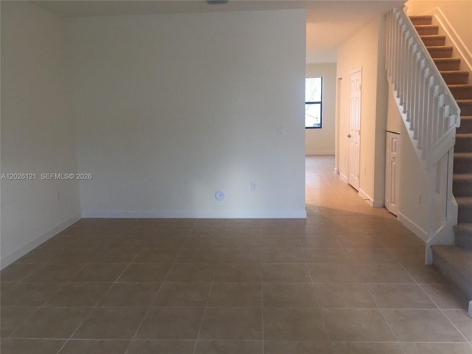 En Renta: $2,950 (3 camas, 2 baños, 1545 Pies cuadrados)