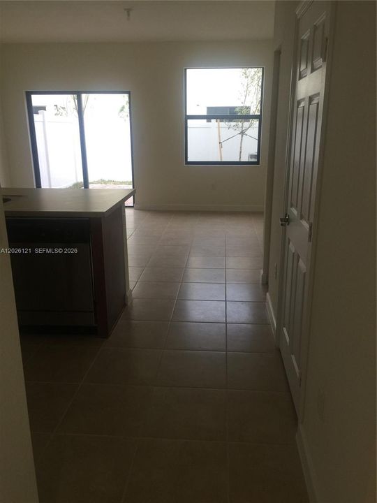 En Renta: $2,950 (3 camas, 2 baños, 1545 Pies cuadrados)