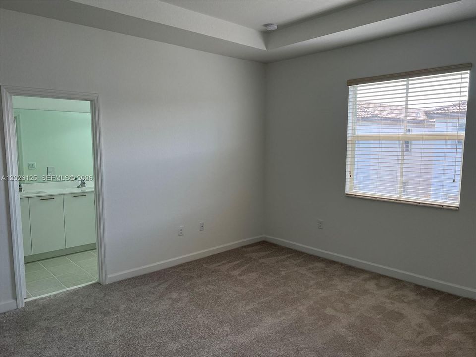 For Rent: $3,850 (4 beds, 2 baths, 1983 Square Feet)