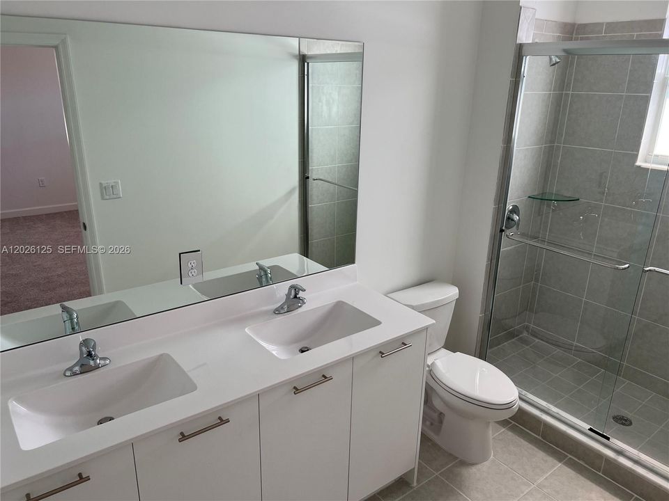 For Rent: $3,850 (4 beds, 2 baths, 1983 Square Feet)