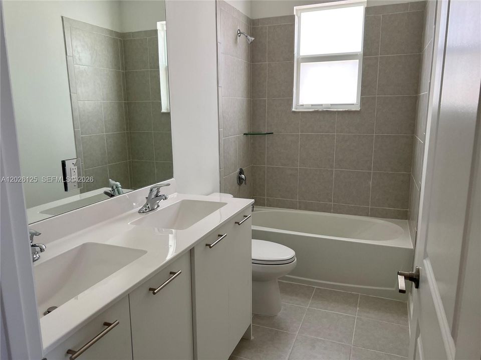 For Rent: $3,850 (4 beds, 2 baths, 1983 Square Feet)