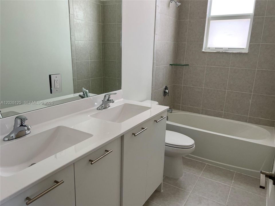 For Rent: $3,850 (4 beds, 2 baths, 1983 Square Feet)