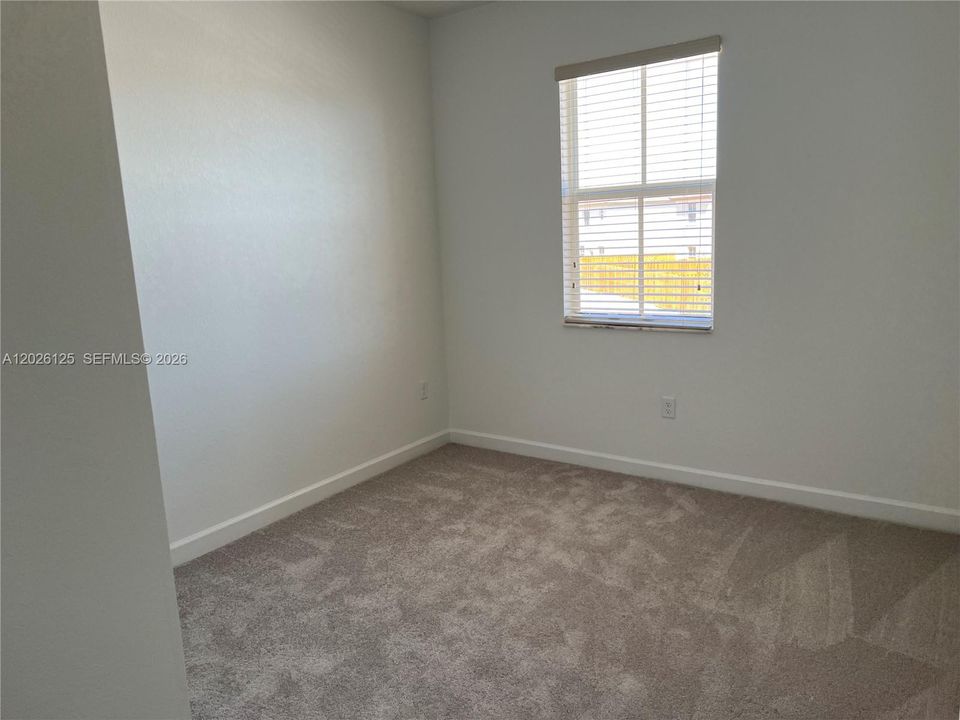 For Rent: $3,850 (4 beds, 2 baths, 1983 Square Feet)