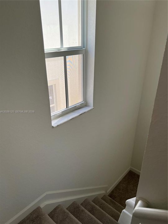 For Rent: $3,850 (4 beds, 2 baths, 1983 Square Feet)
