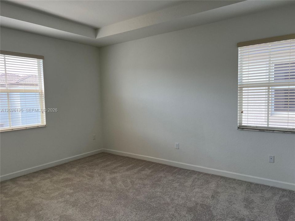 For Rent: $3,850 (4 beds, 2 baths, 1983 Square Feet)